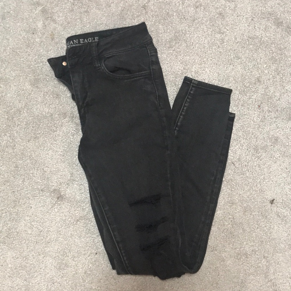 Black distressed skinny jeans
